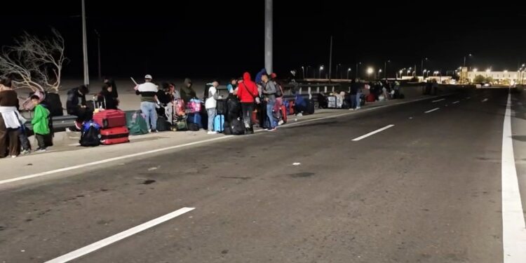 Aceleración de la salida de migrantes desde Chile por la inminente militarización de la frontera en Perú.