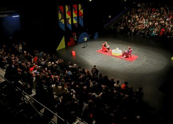 El poder de las palabras brilla en Puerto de Ideas 2025.