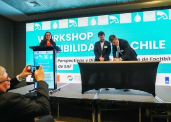 Chile avanza en la descarbonización del transporte aéreo y tiene el potencial de producir combustible sostenible.