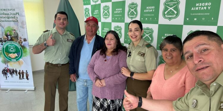 Treinta años más tarde: vecinos y Carabineros colaboran para reunir a dos hermanos tras décadas de separación.