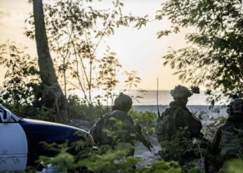 Marines de Estados Unidos aterrizan en Trinidad y Tobago, mientras la primera ministra descarta cualquier ataque contra el pueblo de Venezuela.