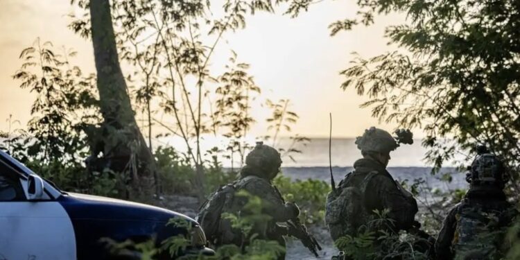 Marines de Estados Unidos aterrizan en Trinidad y Tobago, mientras la primera ministra descarta cualquier ataque contra el pueblo de Venezuela.