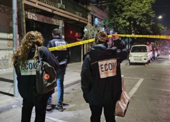 Un universitario es asesinado de un disparo al regresar a su hogar en Santiago.