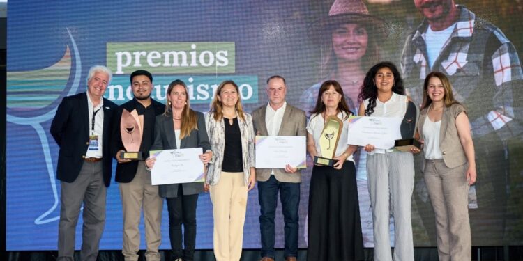 Chile reconoce a los mejores enoturistas del 2025.