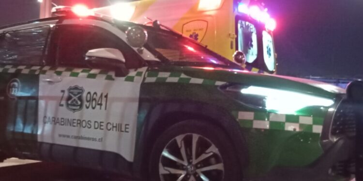 Tres personas resultan heridas tras dos volcados en la Ruta 5 Sur, cerca de Los Ángeles.