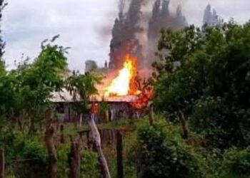 Incendio arrasa con una vivienda en Los Ángeles y deja a una persona herida: Vecinos de Chacayal lanzan campaña de apoyo.