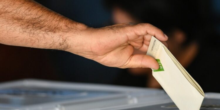 Inicia el cierre de las mesas en Los Ángeles y en todo el país por las elecciones de 2025.