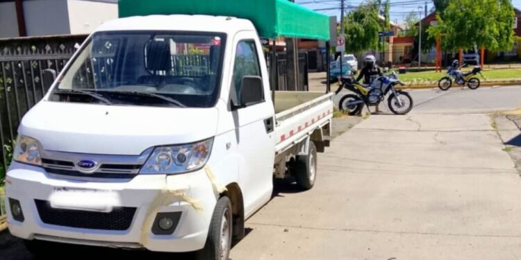 Descubren auto empleado para abandonar a un menor fallecido en SAR de Los Ángeles tras un robo en una empresa.
