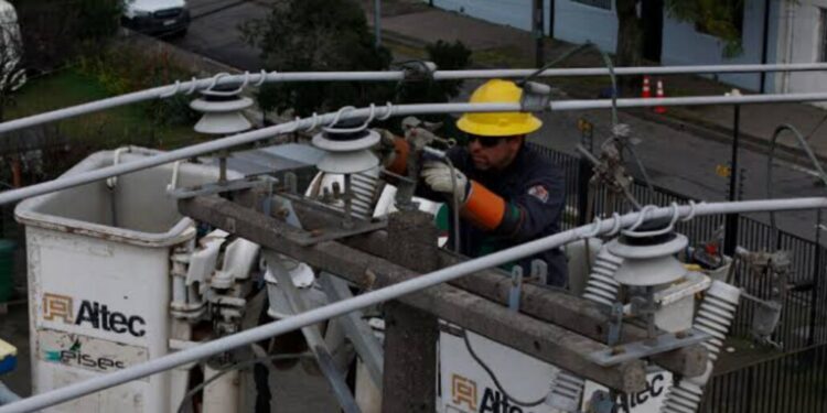 Este lunes, tres importantes sectores de Los Ángeles experimentarán cortes de luz programados.