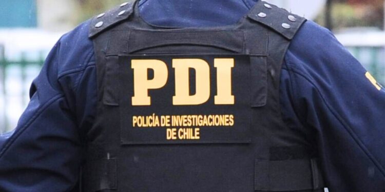 Allanamientos por atentados en Quilaco y Alto Biobío resultan en detenidos y armas confiscadas, con apoyo del Ejército y la Armada en el operativo.