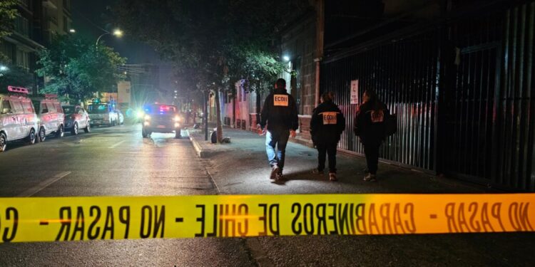 Estudiante universitario fue ultimatado a pocos metros de su hogar tras recibir disparos en Santiago.