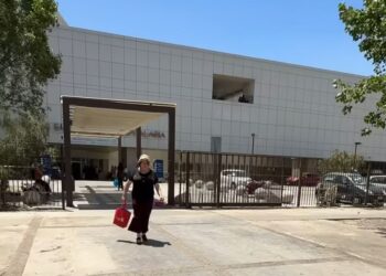 El municipio retiró el comercio ilegal en el frente del Hospital Regional.