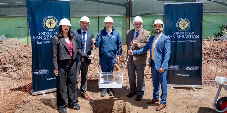 Universidad San Sebastián inicia construcción de hospital clínico veterinario en Buin.