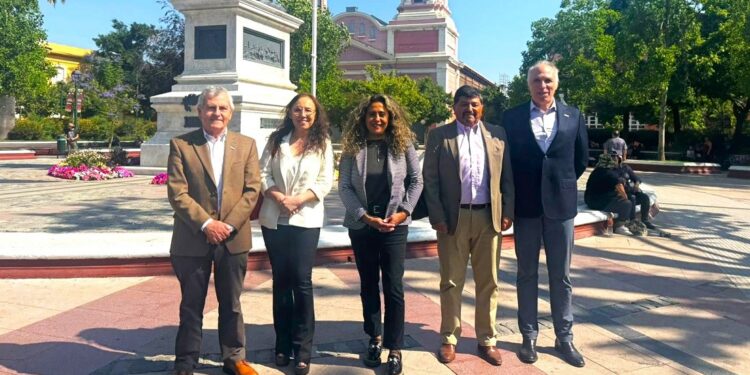 Presentan herramienta de IA para abordar la crisis en la tramitación de permisos en proyectos y empleo regional.