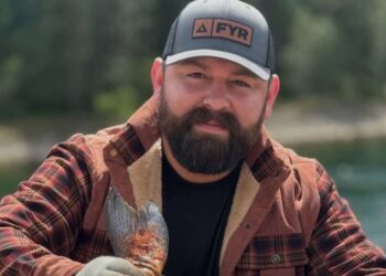 Impacto por el fallecimiento de un reconocido chef de 34 años en un trágico accidente mientras viajaba con su familia.