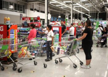 Así operarán los supermercados de Los Ángeles este domingo durante las elecciones obligatorias.