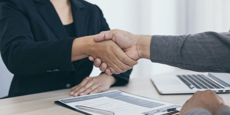 Se crean más de 1.500 puestos de trabajo para el Black Friday Chile 2025: descubre cómo postular a salarios de hasta $880 mil.