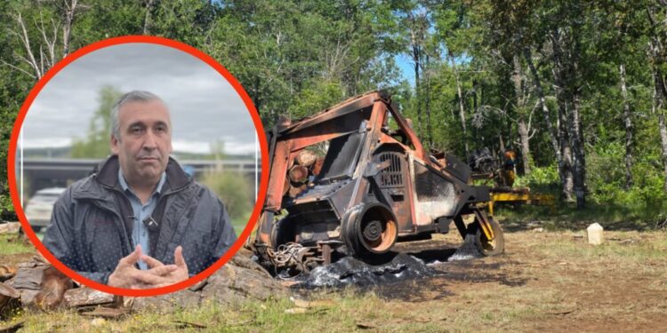 El alcalde de Santa Bárbara asegura que la maquinaria arrasada por el fuego fue resultado de un ataque incendiario.