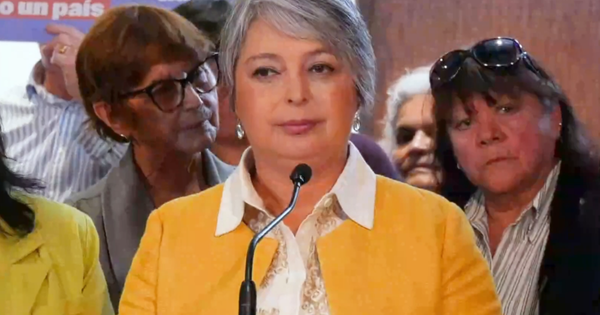 Jeannette Jara niega el video viral y denuncia una campaña de desinformación en su contra.