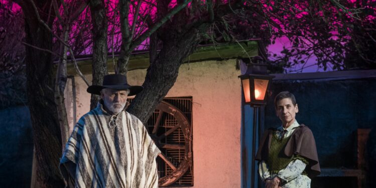 Nueva obra teatral ‘La soledad y el caminante’ revive la histórica ruta entre Talca y Curepto con función gratuita.