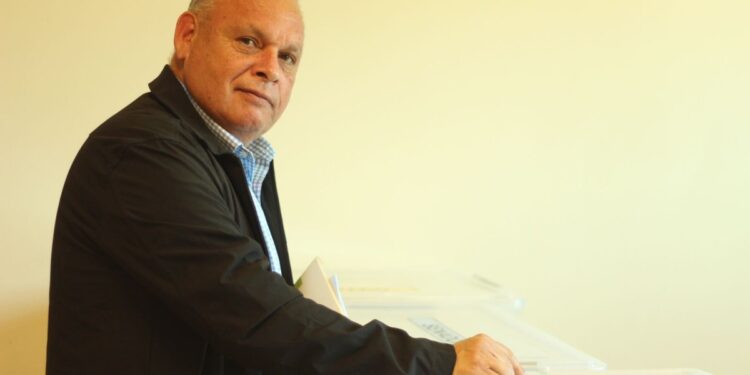 Gobernador Mundaca: «Lo que está en juego es el bienestar, el buen vivir, la participación, la colaboración y la democracia.»