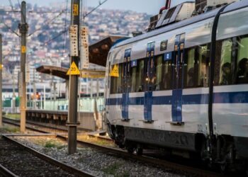 Refuerzan el servicio del Tren Limache-Puerto debido al desarrollo del Festival Rockódromo.