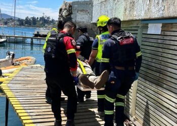 Simulacro marítimo activó a organismos de emergencia en la costa de Concón para mejorar sus capacidades de respuesta.