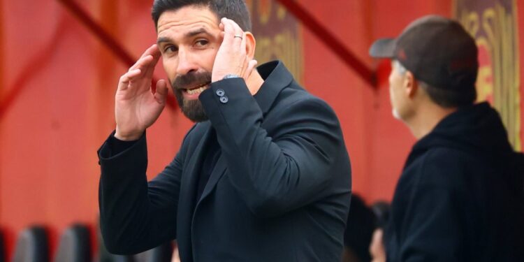 DT de U. Española anticipa la «final» por la permanencia ante D. Limache: «El carácter y la valentía serán clave».