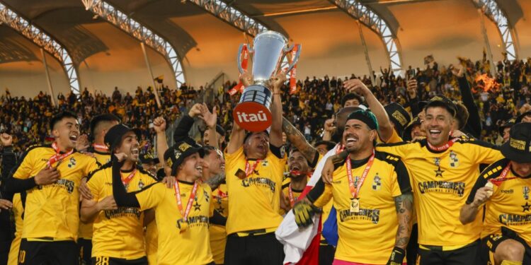 Gerente deportivo de Coquimbo descarta la incorporación de «refuerzos caros» para la Copa Libertadores: «No nos volveremos locos».