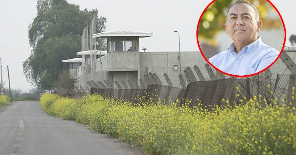 Alcalde de Tiltil se opone a que Punta Peuco se convierta en cárcel común: “Si hay que cortar la carretera, lo haremos”