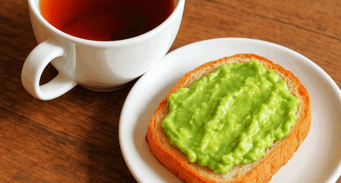 Una once saludable: Nutricionistas sugieren equilibrar la tradicional once chilena por sus riesgos nutricionales.