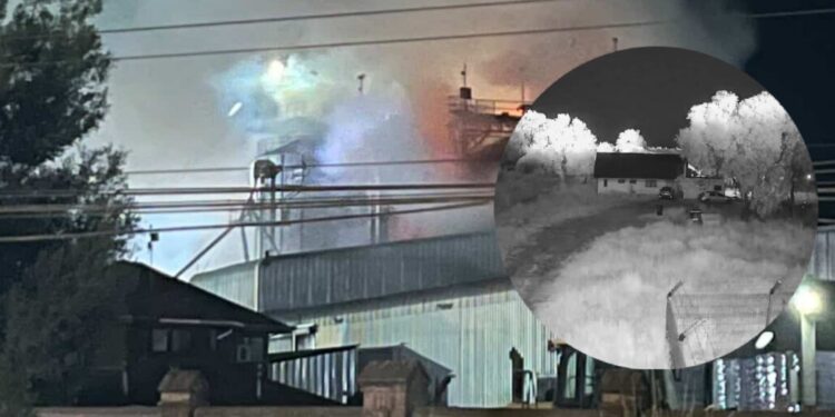 Un video registró el instante de la explosión en Ecomas que震ió el norte de Los Ángeles.