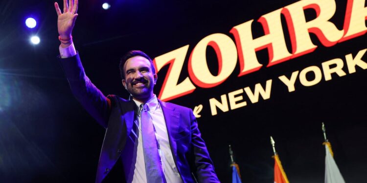 Zohran Mamdani, el candidato musulmán a quien Trump llama «lunático comunista», ganó la Alcaldía de Nueva York.