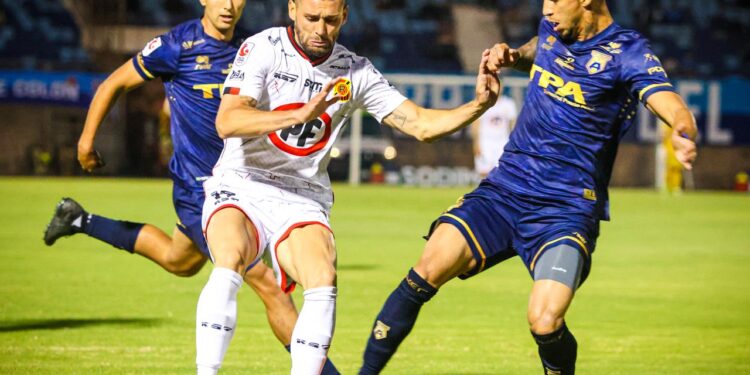 Los Rangers no lograron vencer a San Marcos, pero aseguraron su lugar en la postemporada.