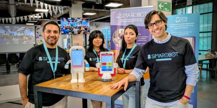 Edtech chilena lanza SIMA Care, el primer robot social y educativo creado para personas mayores.