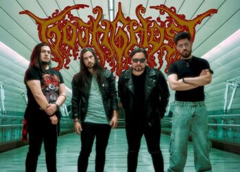 Claro, aquí tienes una versión adaptada al estilo chileno: «Revelan el nuevo single de metal gótico de su banda»