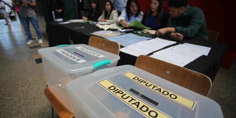 El día de elecciones es un feriado legal, por lo que los malls y strip centers deben permanecer cerrados.