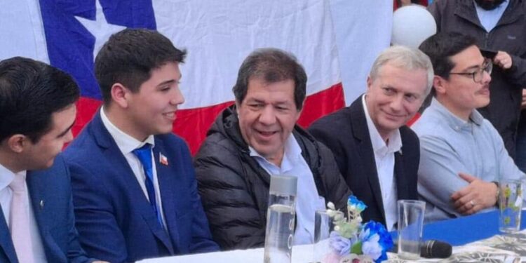 El alcalde de Tucapel reflexiona: ‘Debería haber renunciado antes de ser expulsado’ tras respaldar a Kast.