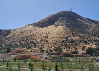Encuentran restos humanos en Cerro Chena: ¿Se detienen las obras del Parque Metropolitano Sur?