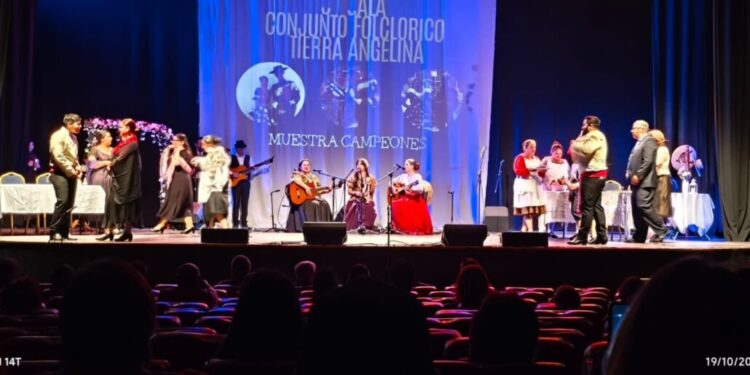 CCMLA Los Ángeles promueve el acceso gratuito al Teatro Municipal para grupos locales.
