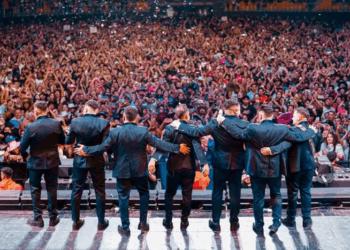 Zúmbale Primo denuncia influencia política detrás de la cancelación de su espectáculo en Iquique.