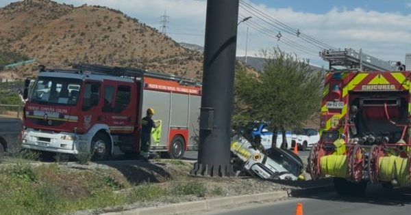[AHORA] Choque en Av. del Valle provoca mega congestión en Chicureo