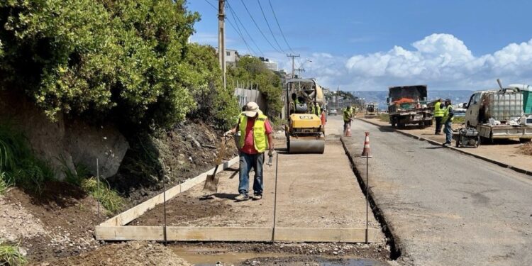 Con un exhaustivo plan de bacheo en la zona costera, Viña del Mar se alista para la llegada de la temporada de verano.