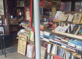 Comienza una campaña para prevenir el desalojo del emblemático librero de la calle Álvarez en Viña del Mar.