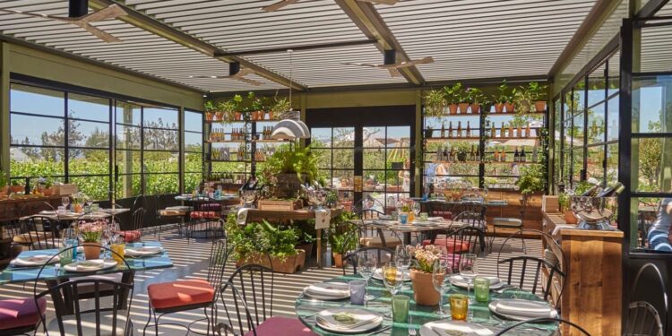 Botánico de Viña Casas del Bosque se lleva el premio Best Of Wine Tourism 2025 a nivel mundial.