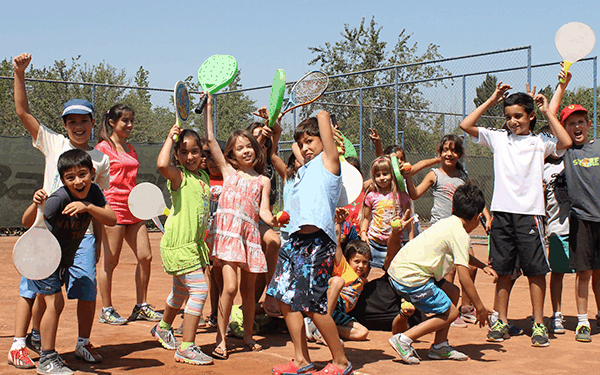 Mineduc lanza la convocatoria para los English Summer Camps 2026.