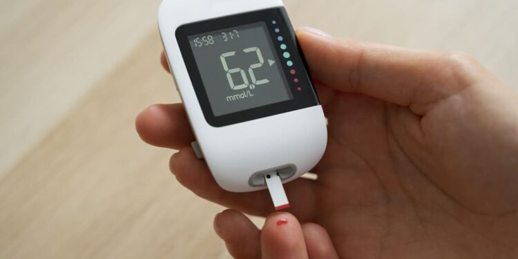 Claves pa’ llevar una vida completa con diabetes: alimentación y bienestar.