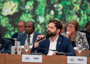 El presidente Boric se unió a Bachelet en la primera sesión de la COP30 en Brasil.