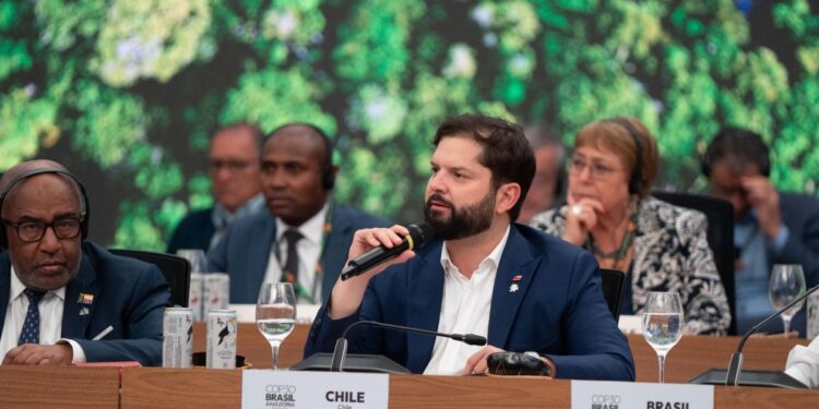 El presidente Boric se unió a Bachelet en la primera sesión de la COP30 en Brasil.