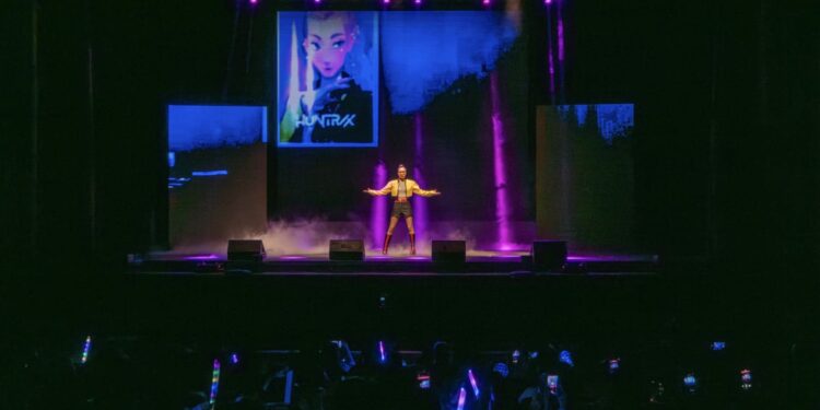 “Las Guerreras HUNTR/X K-Pop Experience” aterriza en Chile con un espectáculo épico.
